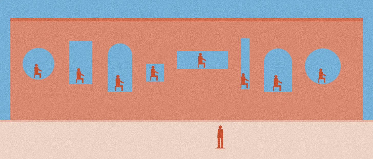 Un long mur percé de fenêtres toutes différentes, la même silhouette travaille derrière chacune