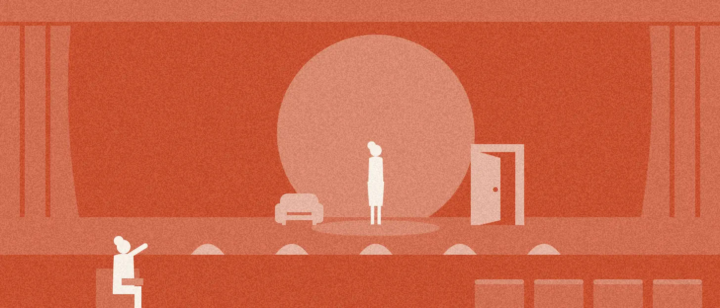 Illustration : en répétition, une metteuse en scène assise dans la salle désigne une comédienne sous un disque de lumière